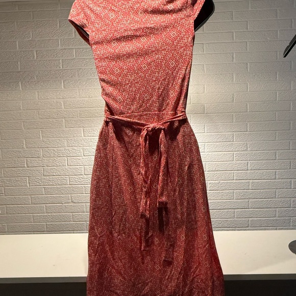 Old Navy Orange Ruched Wrap Midi Dress - Picture 3 of 4